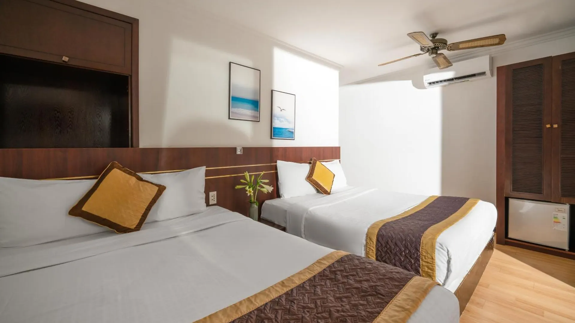 Zenta Sea View Hotel Da Nang