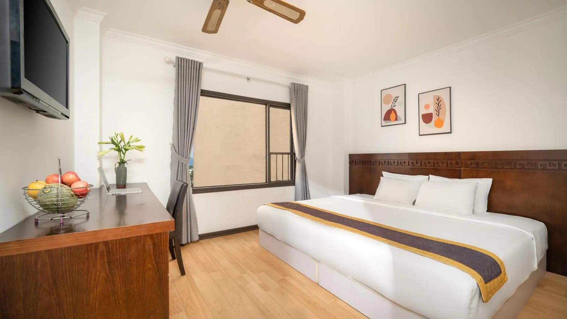 Zenta Sea View Hotel Da Nang