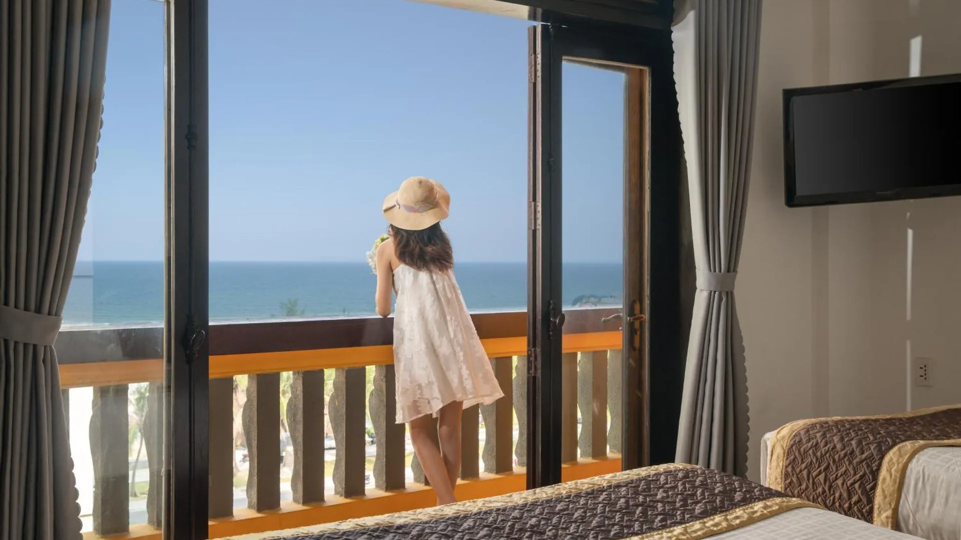 Zenta Sea View Hotel Da Nang