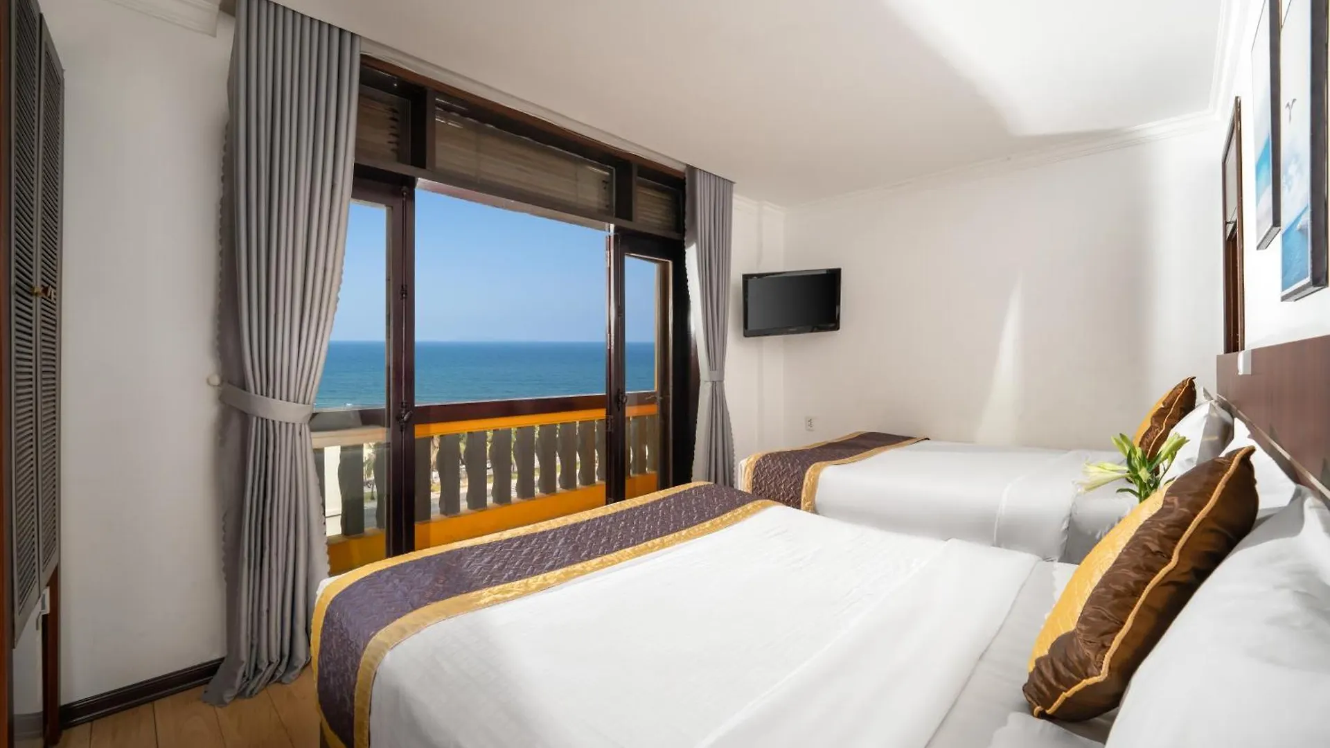Zenta Sea View Hotel Da Nang