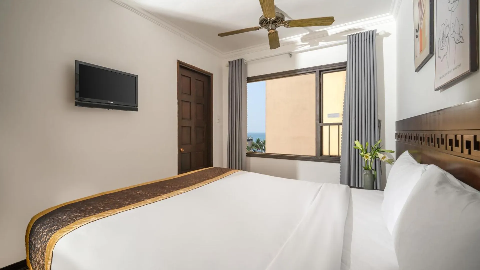Zenta Sea View Hotel Da Nang