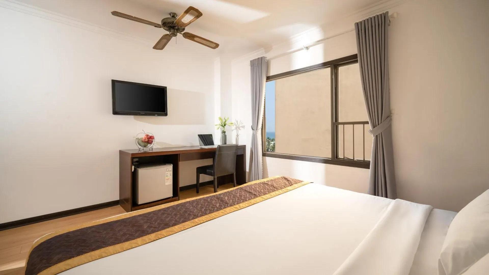 Zenta Sea View Hotel Da Nang