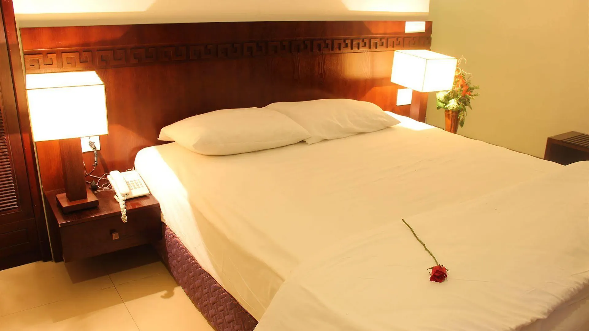 Zenta Sea View Hotel Da Nang